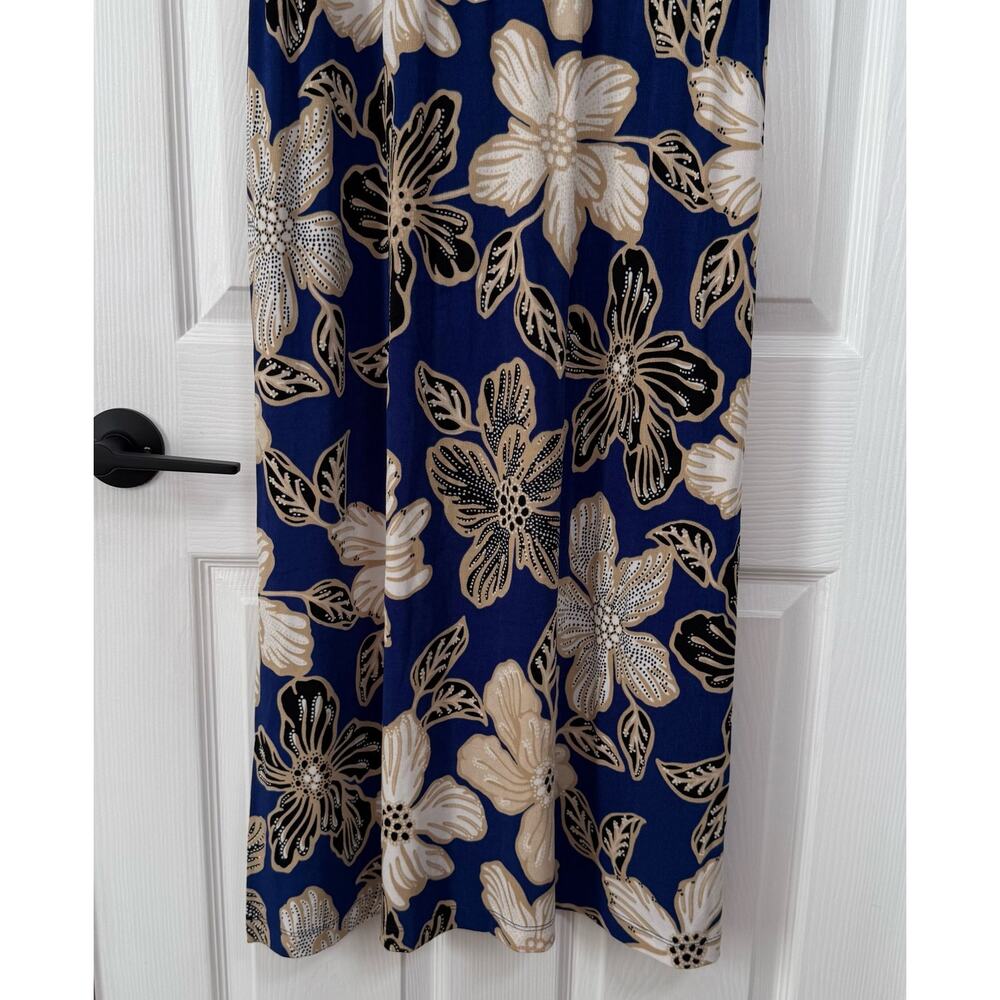 Chico's Travelers Women's Floral Slinky with Pockets Maxi Dress Size 2 US. Large - Picture 16 of 16